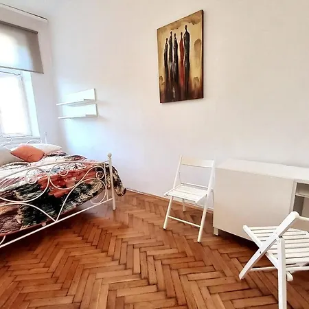 Old Town - 3 Bedrooms Soltyka Str S4 *