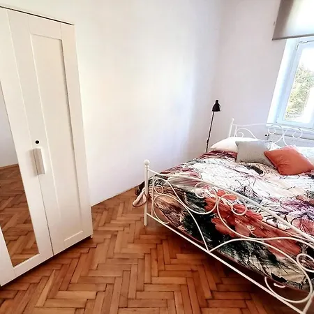 Apartment Old Town - 3 Bedrooms Soltyka S4