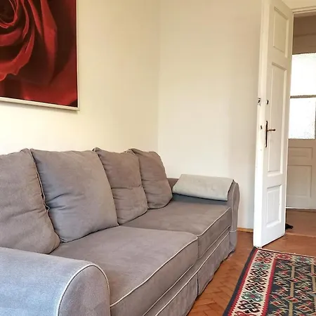 Old Town - 3 Bedrooms Soltyka Str S4
